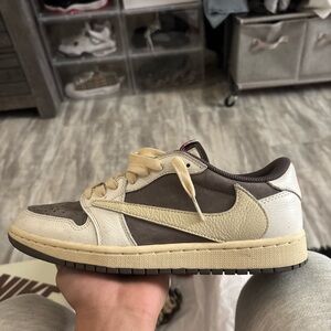 Nike reverse mochas Travis Scott